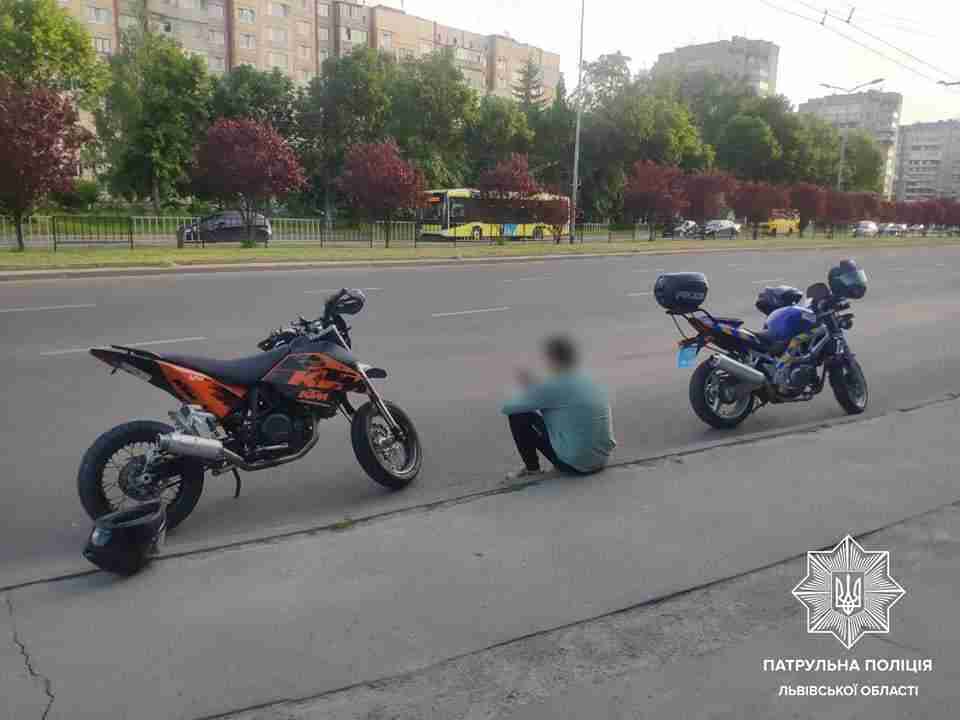 У Львові поліцейські виявили мотоцикл-двійник придбаний в магазині (ФОТО)