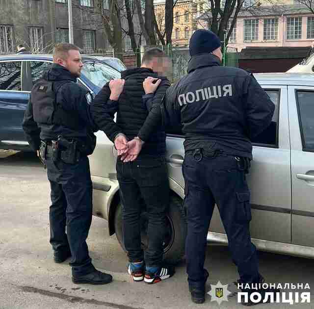 У Львові поліція затримала чоловіків, які викрали людину (ФОТО)