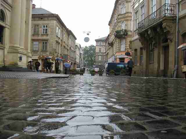 У Львові попередили про несприятливі погодні умови