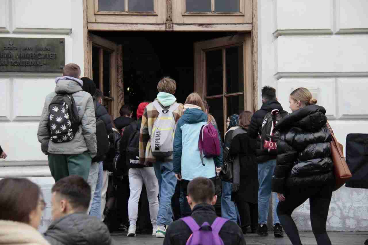 У Львові протестують студенти (ФОТО)