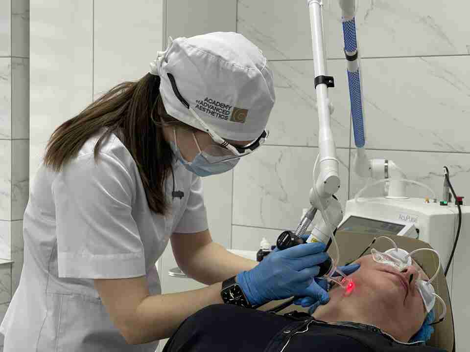 У Львові провели першу операція з пластики м’язів обличчя: допомогли жінці, зовнішність якої понівечив російський боєприпас (ФОТО)