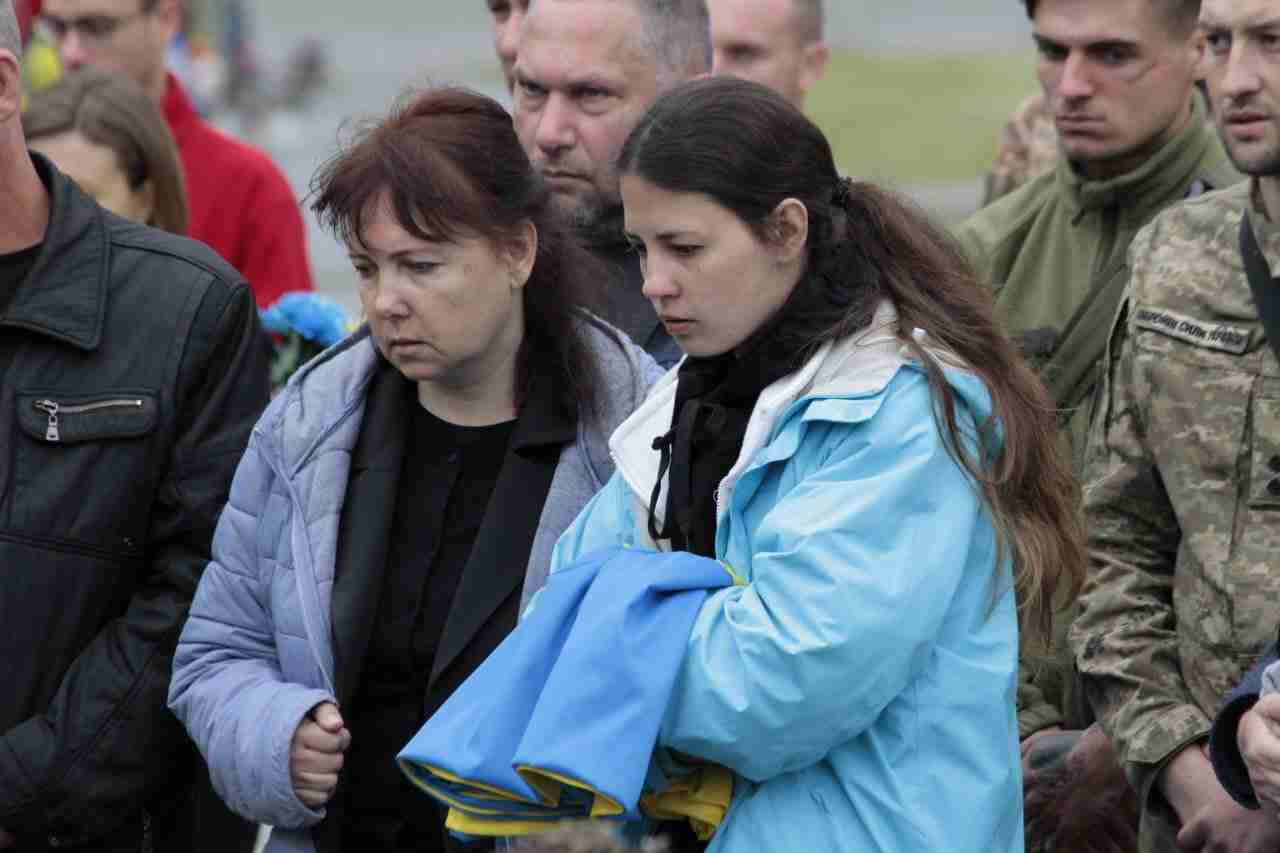 У Львові провели в останню путь батька чотирьох дітей, який загинув на війні (ФОТО/ВІДЕО)