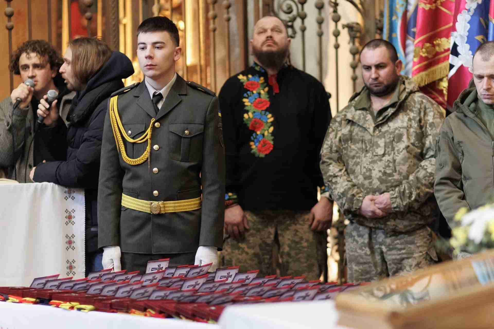 У Львові рідним загиблих бійців 24 ОМБр імені короля Данила вручили ордени «Хрест Героя» (ФОТО)