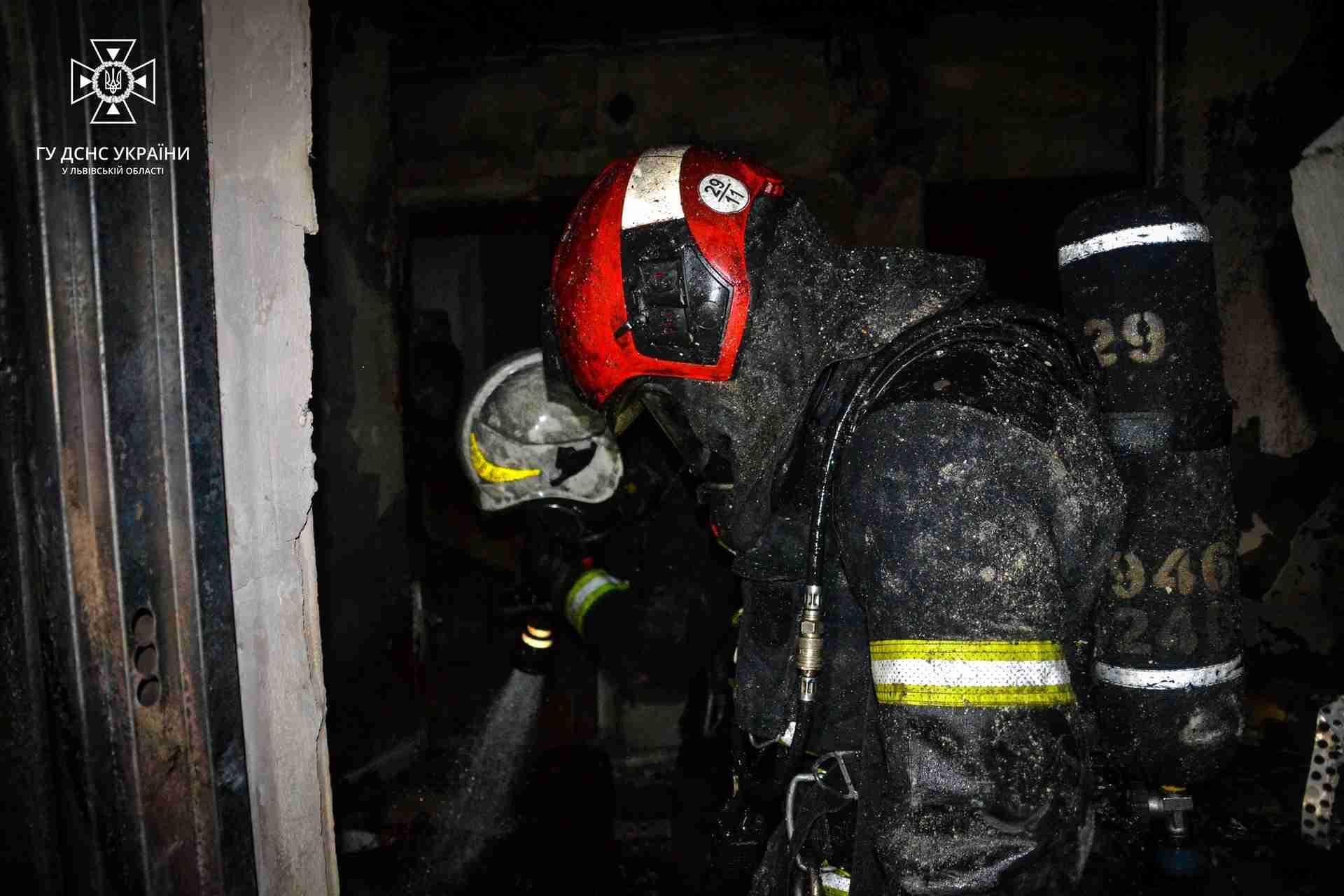 У Львові рятувальники ліквідували масштабну пожежу в квартирі (ФОТО)