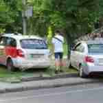 У Львові сталася аварія на Виговського: від удару машини вилетіли на узбіччя (фото,відео)