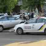 У Львові сталася аварія на Виговського: від удару машини вилетіли на узбіччя (фото,відео)