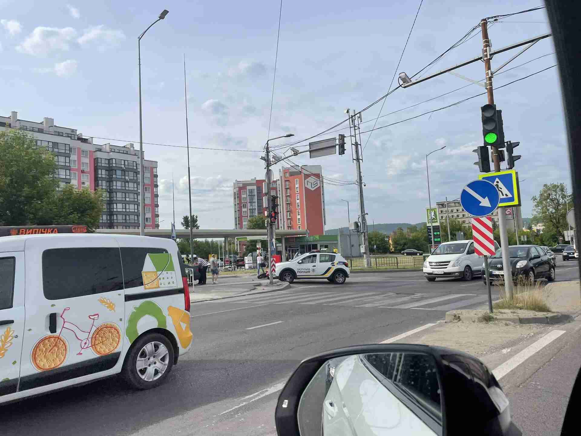 У Львові сталася ДТП за участі мотоцикліста