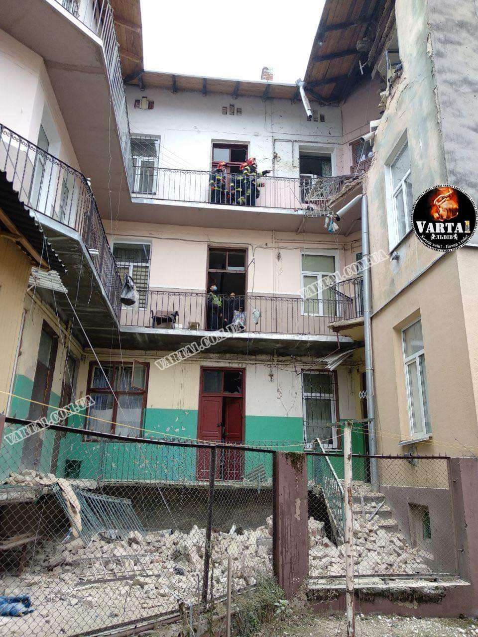 У Львові стався вибух в житловому будинку (фото)