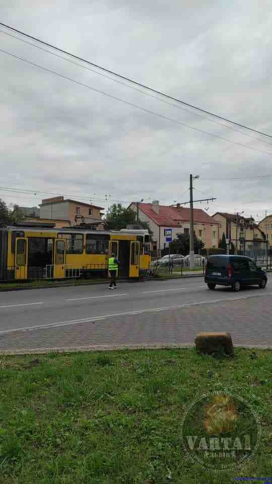 У Львові трамвай зійшов з колії