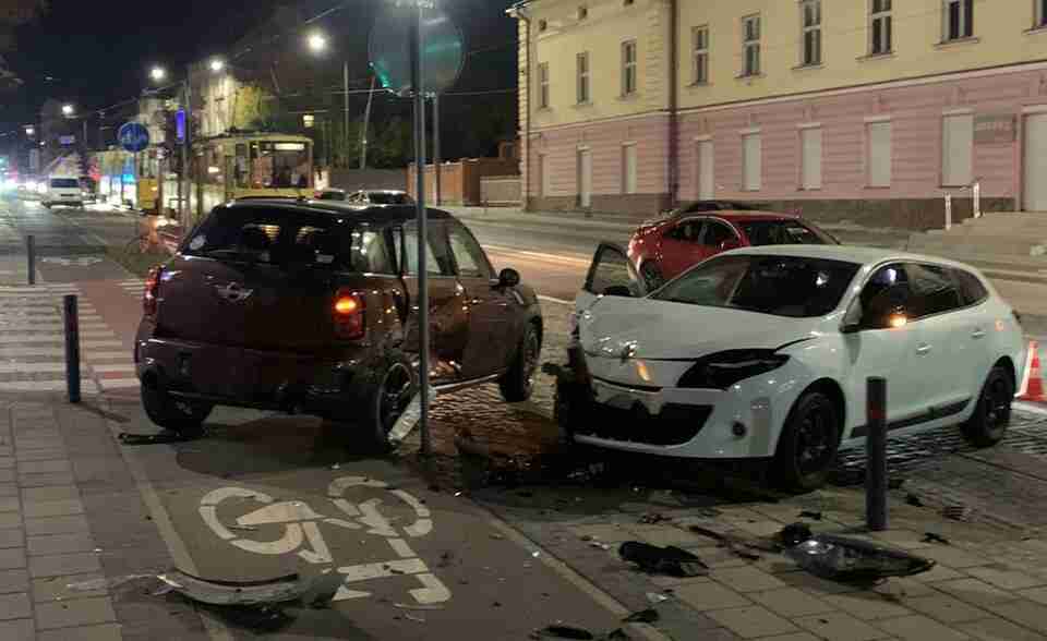У Львові у ДТП постраждали двоє людей