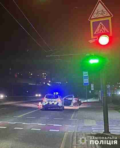 У Львові у ДТП постраждав велосипедист, який переїжджав дорогу на червоне світло світлофора