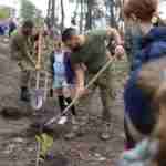 У Львові учасники бойових дій висадили дерева (фото)