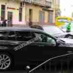 У Львові в ДТП потрапило таксі Opti, є травмовані (фото, відео)