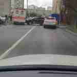 У Львові в ДТП потрапив автомобіль швидкої (фото)