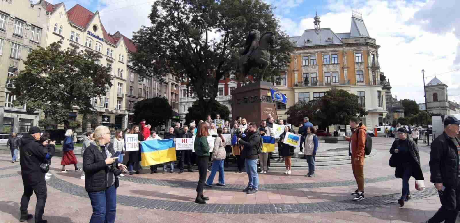 У Львові відбулася акція  «Маріуполь - це Україна»