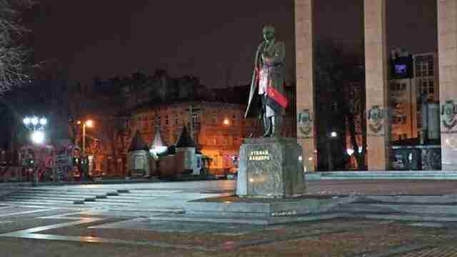У Львові винесли вирок організаторці осквернення пам'ятника Бандері (ВІДЕО, ФОТО)