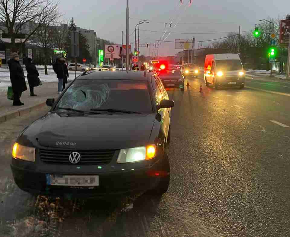 У Львові водій авто збив людину: подробиці ДТП (ФОТО)