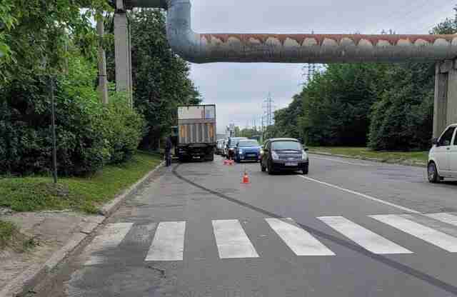 У Львові водій вантажівки здійснив наїзд на велосипедиста (ФОТО)