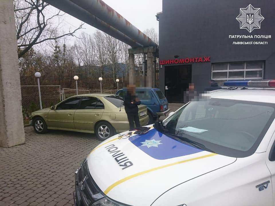 У Львові водія, який сів за кермо, будучи позбавленим прав, притягнули до кримінальної відповідальності (фото)