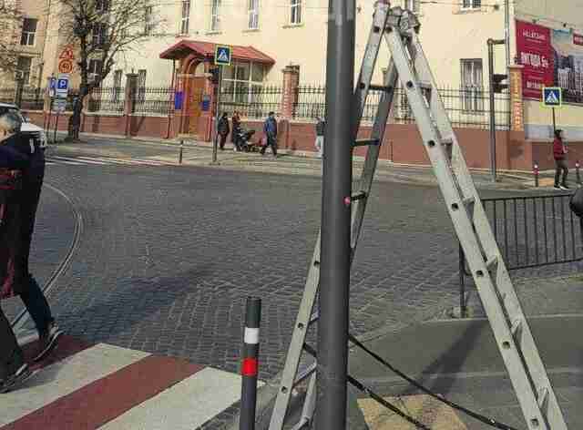 У Львові встановили незвичайний дорожній знак: що він означає (ФОТО)