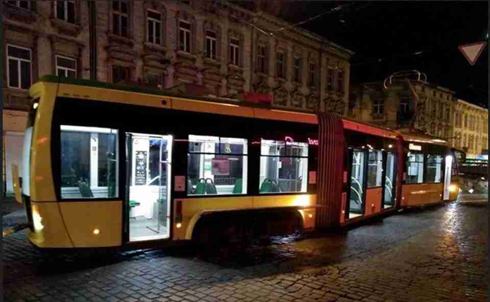 У Львові ввечері громадський транспорт перестав курсувати: причина