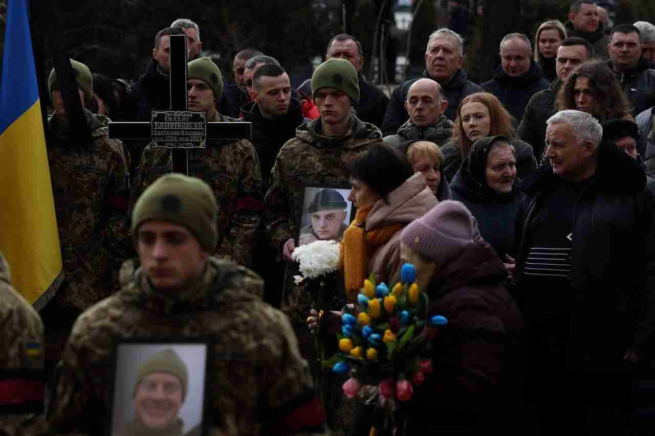 У Львові з військовими почестями прощаються з п’ятьма військовими (ФОТО)