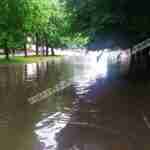 У Львові затопило вулицю (фото, відео)