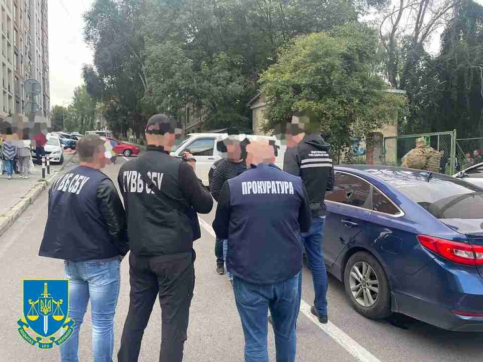 У Львові затримали активіста, який переправляв за кордон псевдоволонтерів (ФОТО)