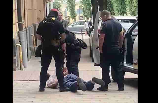 У Львові затримано зловмисника, який напав на жінку (ВІДЕО)
