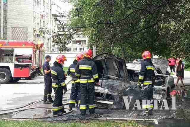 У Львові згорів автомобіль
