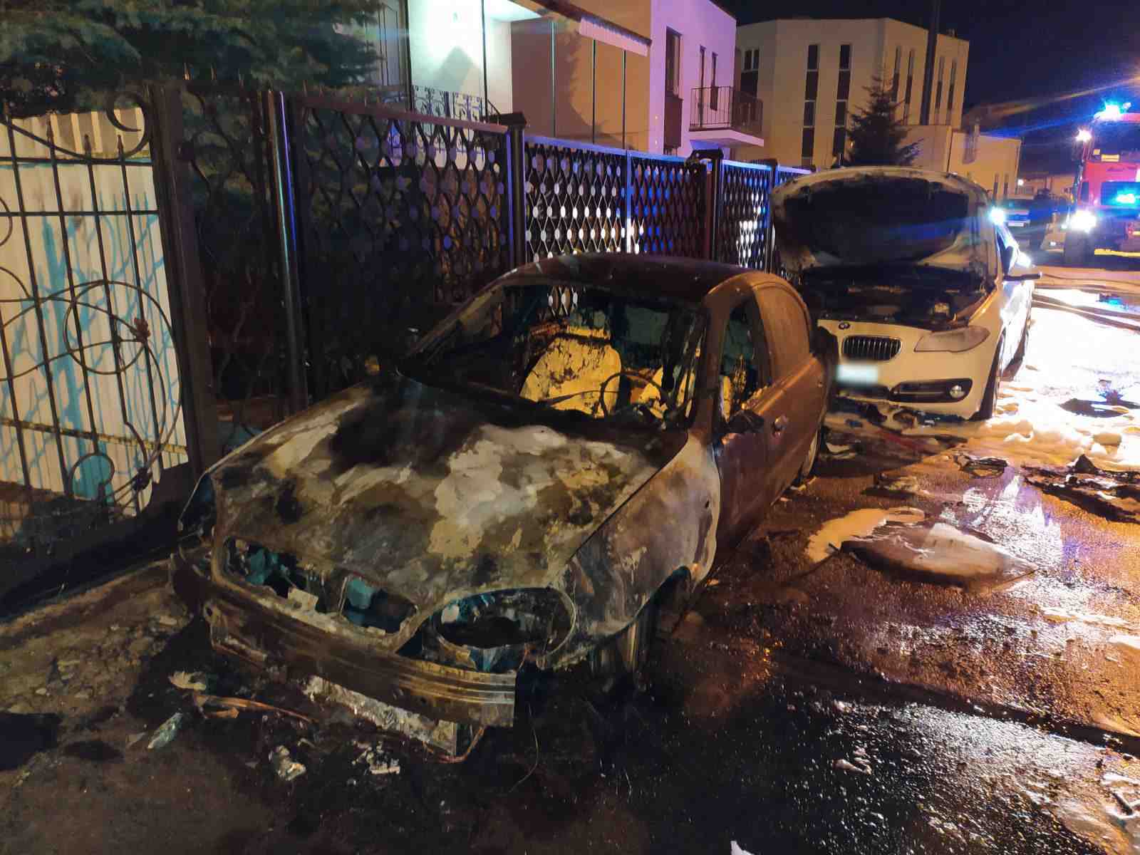У Львові згорів автомобіль (фото)