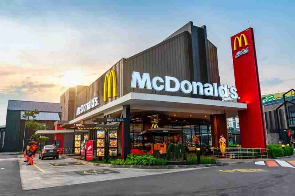 У «McDonald’s» повідомили, чому не поспішають відкривати ресторани