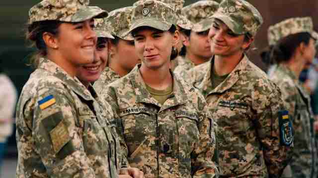 У Міноборони назвали терміни взяття на військовий облік жінок