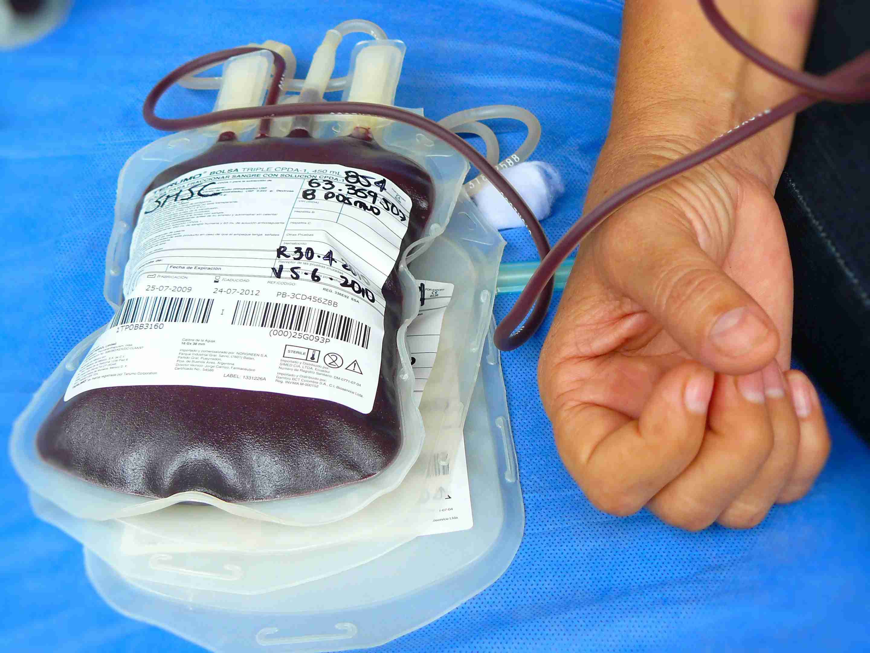 У МОЗ закликають здавати кров з резус-негативним фактором