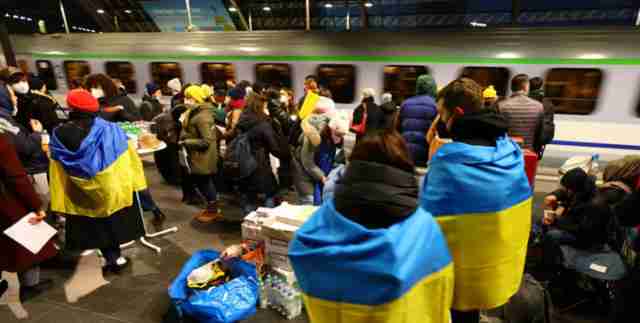 У Нідерландах пропонують повертати українських чоловіків-біженців у західні області України