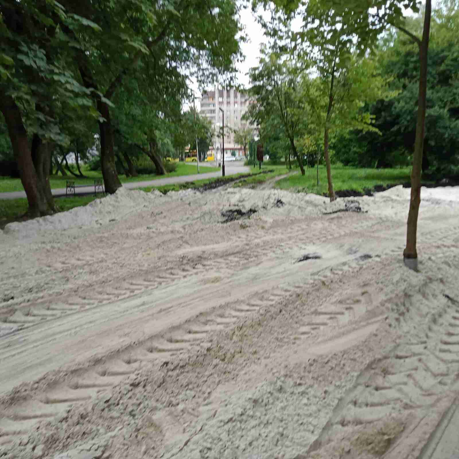 У парку 700-річчя Львова незабаром з'явиться сучасний дитячий майданчик (ФОТО)