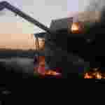 У полі під час збирання соняшника загорівся комбайн (ФОТО)