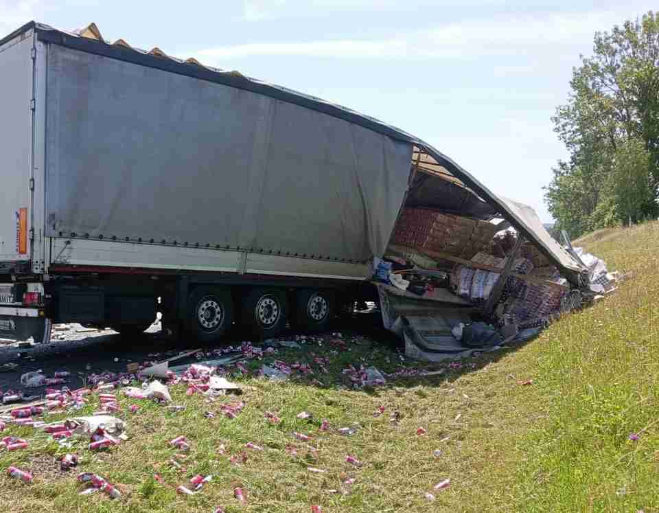 У поліції повідомили деталі ДТП за участі двох вантажівок на Львівщині