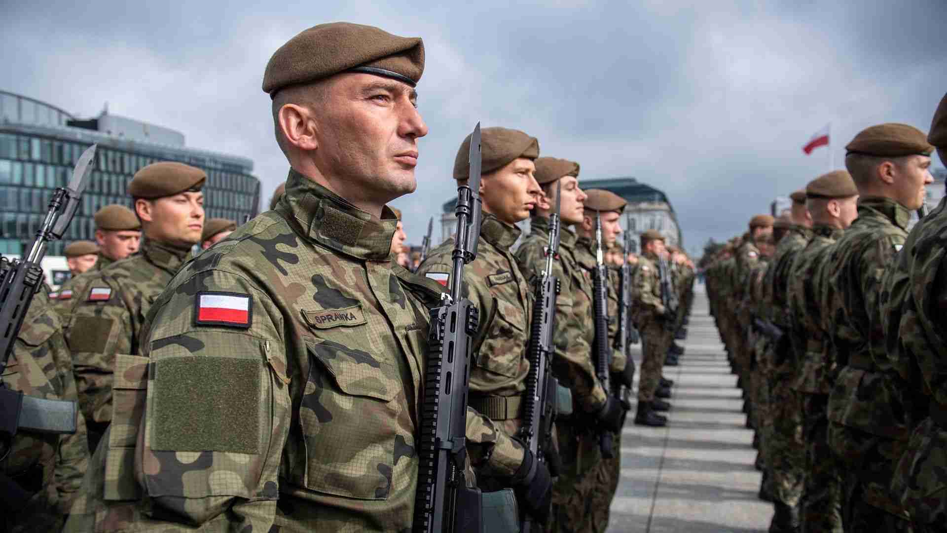 У Польщі визначилися, чи будуть відправляти війська до України