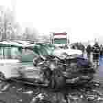 У потрійній ДТП на трасі «Київ-Чоп» загинуло двоє людей: подробиці (фото 18+, відео)