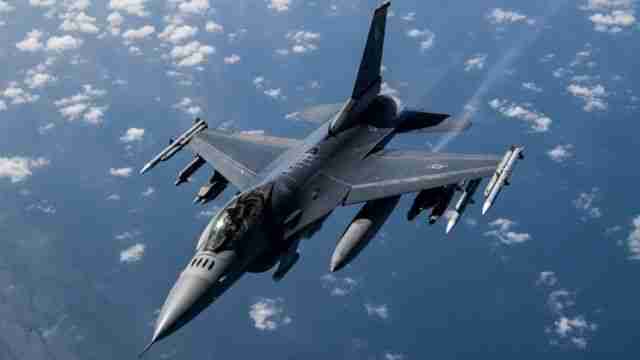 У Повітряних силах відповіли, чи справді винищувачі F-16 вже в Україні