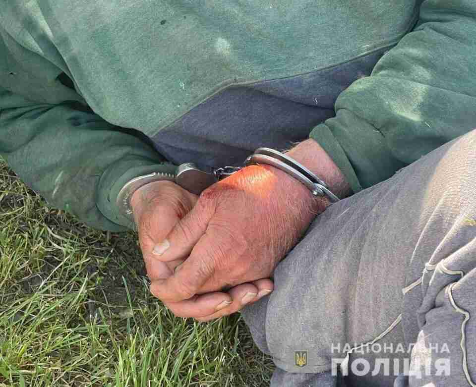 У селі на Одещині пенсіонер відкрив вогонь по правоохоронцях, які шукали диверсантів