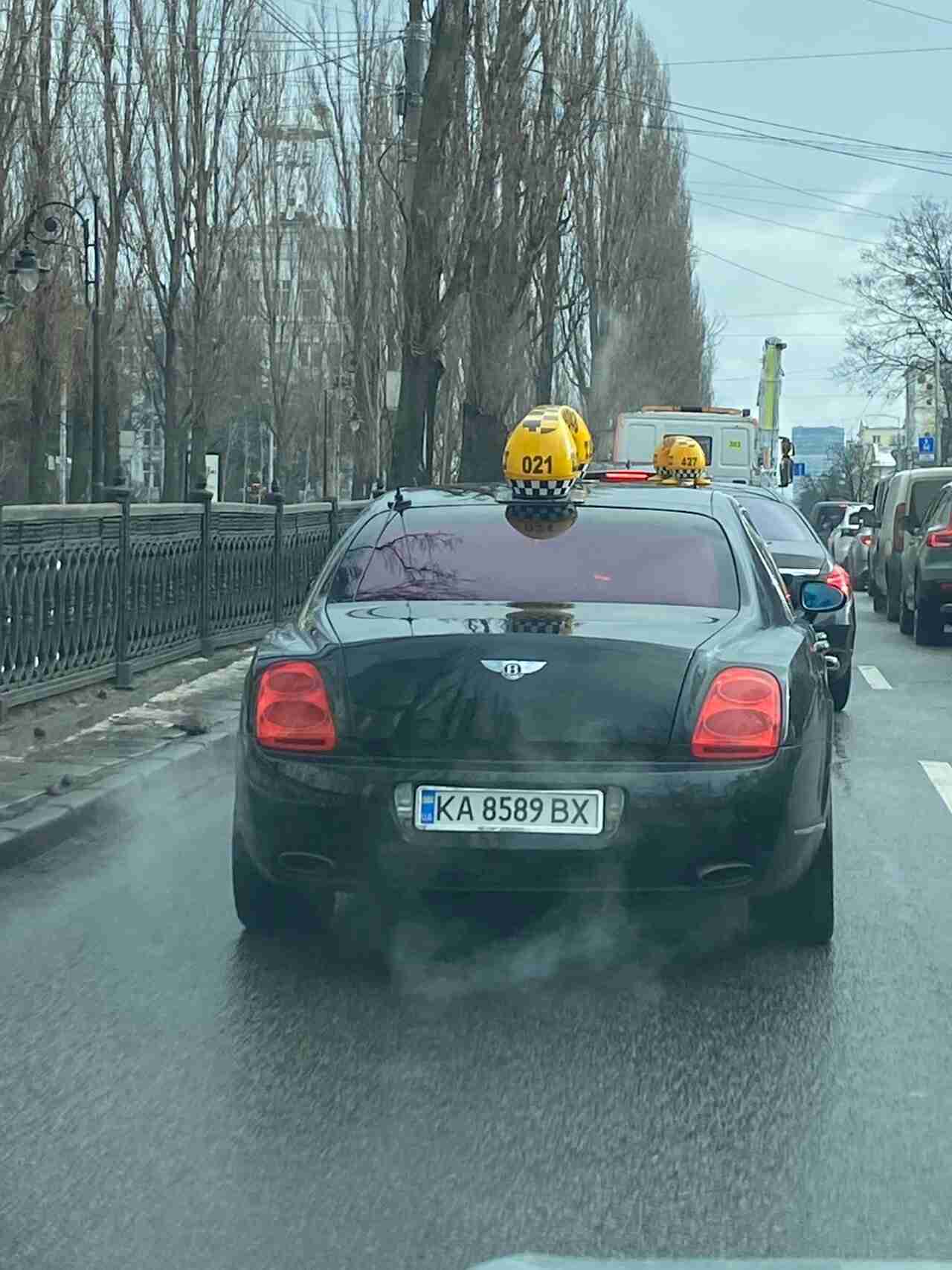 У столиці помітили незвичний автопарк таксі (ФОТОФАКТ)