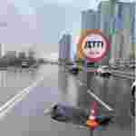У столиці маршрутка на смерть збила жінку, яка стояла біля пішохідного переходу (фото 18+)