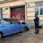 У центрі Львова водій автівки врізався в стіну житлового будинку (фото)