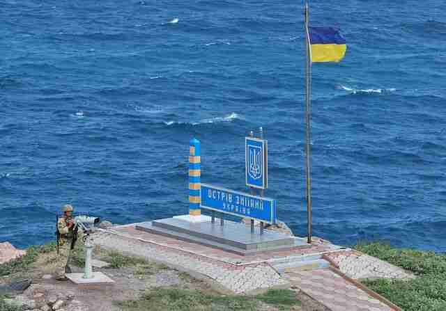 Україна хоче повернути полонених українських військових зі Зміїного острова