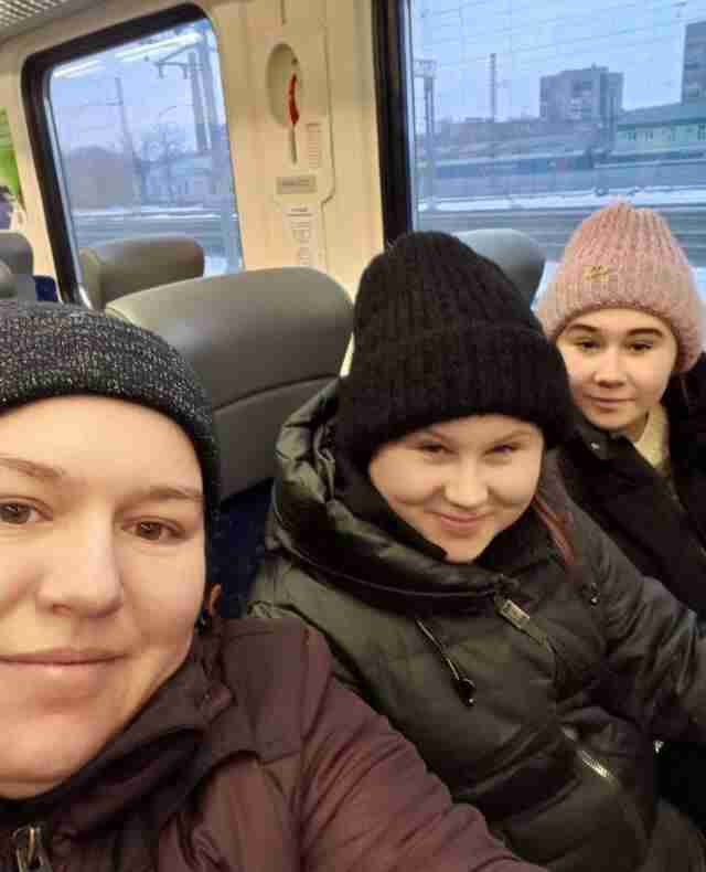 Україна повернула з росії двох примусово депортованих сестер