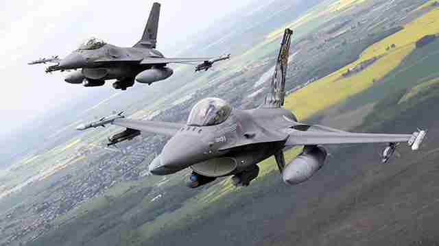 Україна за допомогою F-16 може завдавати ударів по військових цілях в росії - генсек НАТО