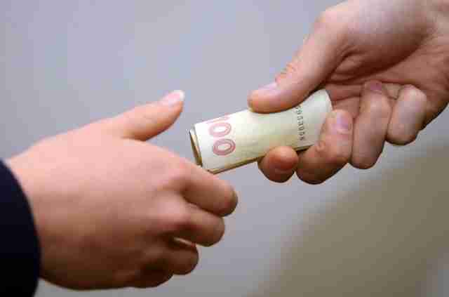 Українець намагався відкупитися хабарем за штраф у 119 гривень