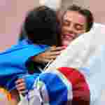 Українська олімпійська медалістка потрапила у скандал через обійми з медалісткою, яка є капітаном ЗС РФ